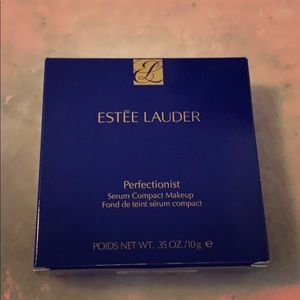 Estēe Lauder perfectionist makeup compact 3C2